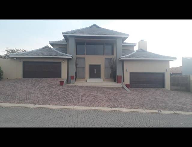 5 BEDROOM HOUSE FOR SALE IN PROTEA RIDGE